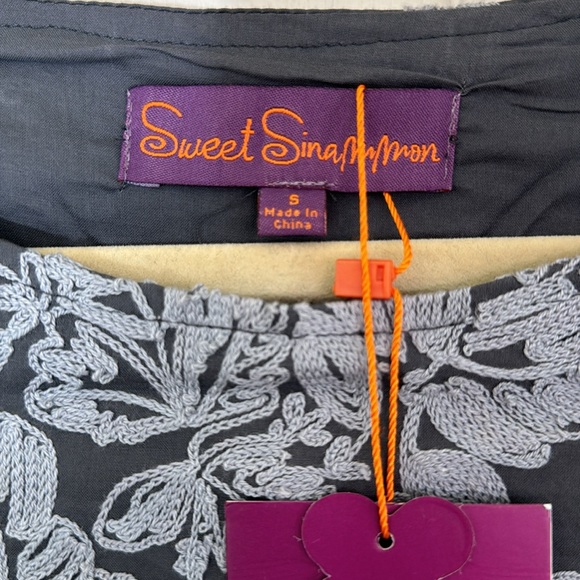 NWT 100% Cotton Embroidered Gray Tunic Top Size Small - Picture 4 of 8